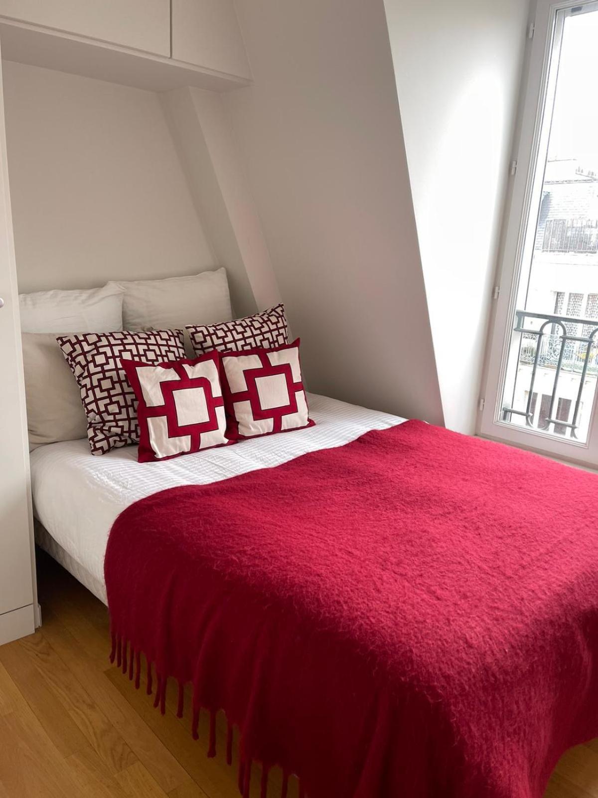 Champs De Mars - Laos Apartment Париж Екстериор снимка